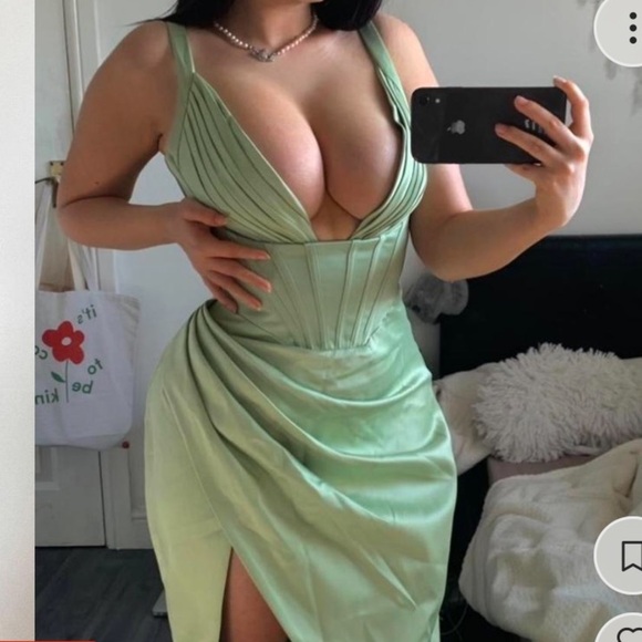 HOUSE OF CB FAYE PISTACHIO SATIN CORSET MIDI DRESS NWOT‎ size M - Picture 3 of 15